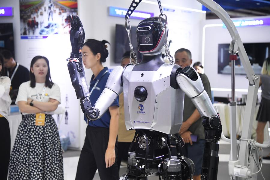 Un robot umanoide alla World Robot Conference 2024 a Beijing, capitale della Cina. (21 agosto 2024 - Xinhua/Ren Chao)