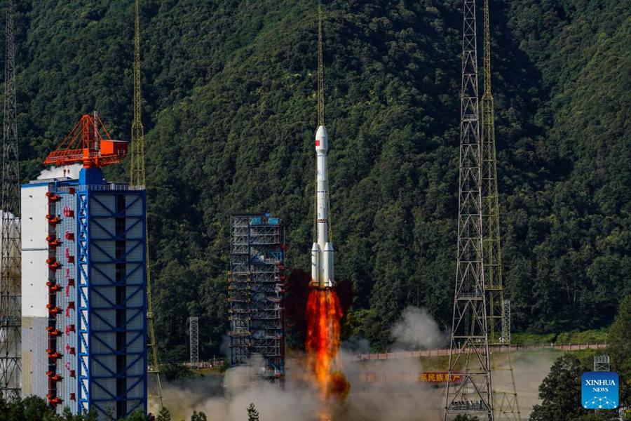 La Cina lancia due satelliti di navigazione BeiDou